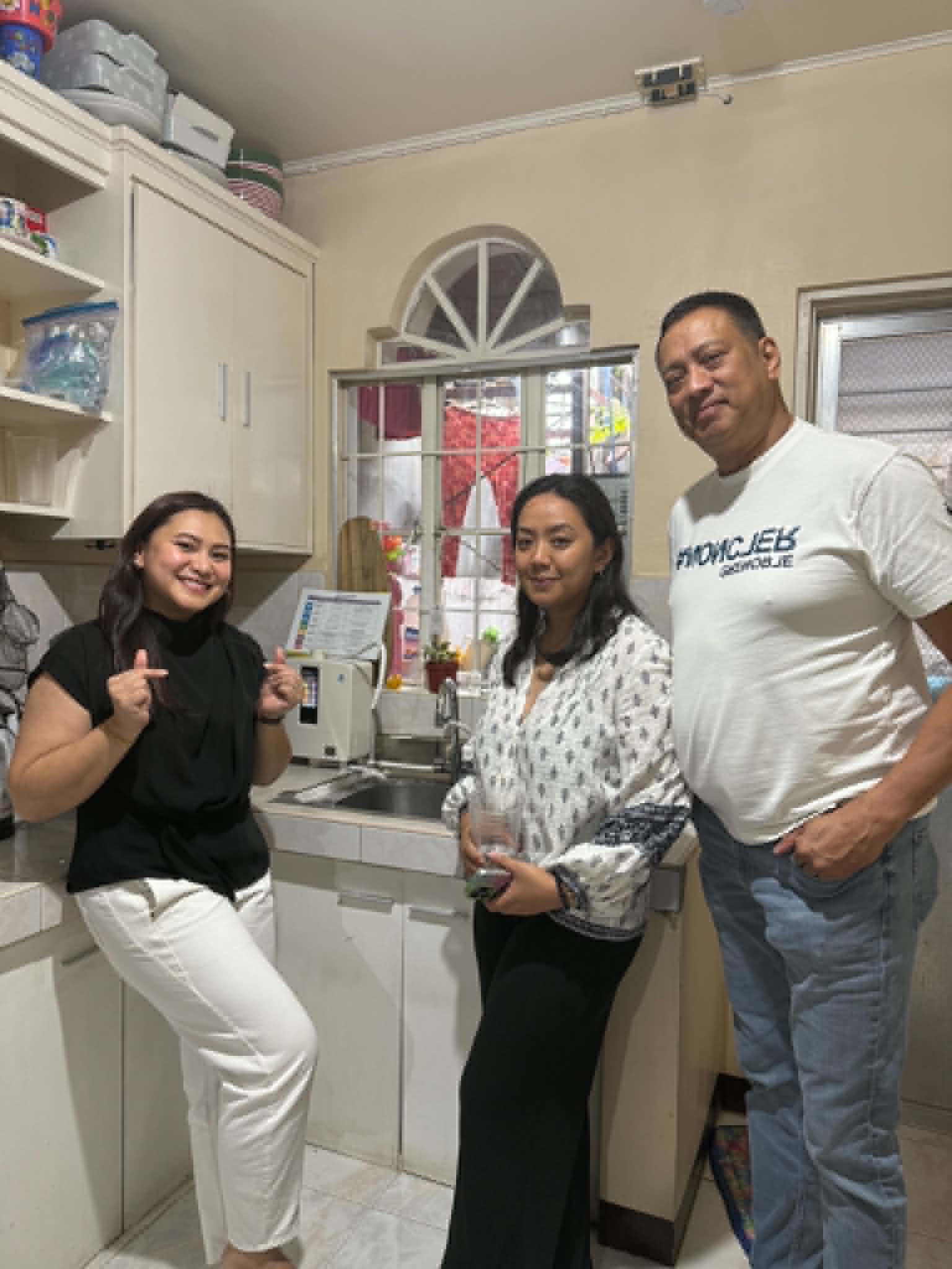 Filipino family with their Kangen machine #11