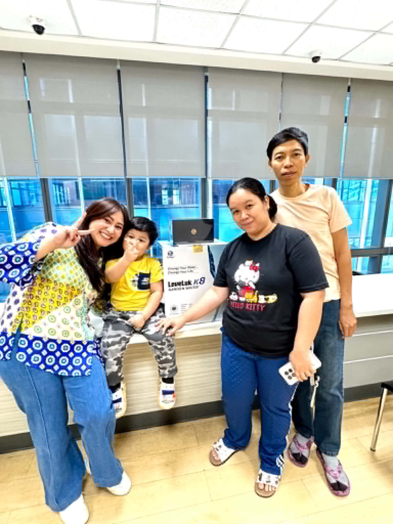 Filipino family with their Kangen machine #18