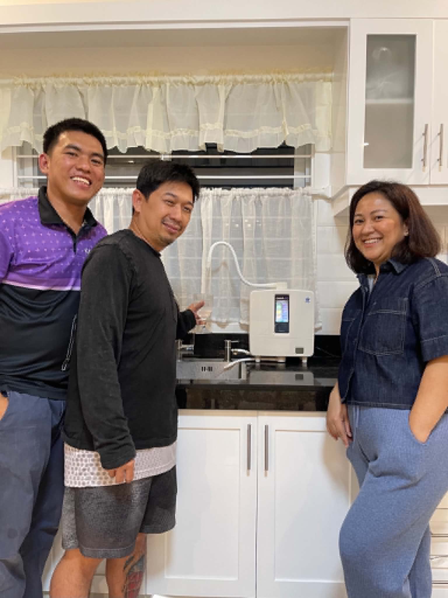 Filipino family with their Kangen machine #4